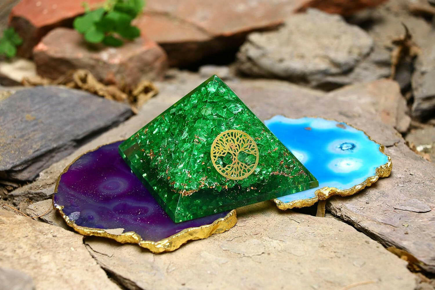 Green Onyx Orgone Pyramids Healing Stone Orgone Gemstone Pyramid Stones Reiki Crystal Chakra Divination Collection Organite Home Enlightened 2.5 Inch App.