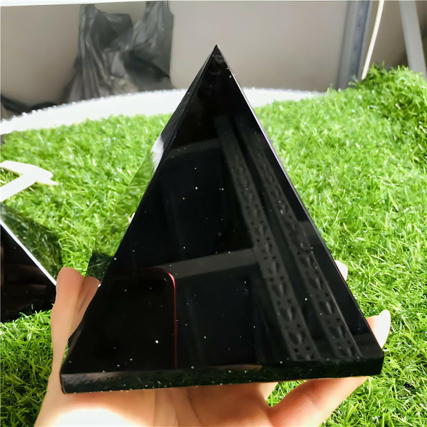 Natural Obsidian Healing Pyramid Natural Mineral Crystal Point Pyramid Natural Obsidian Quartz Stone Decoration Crystals