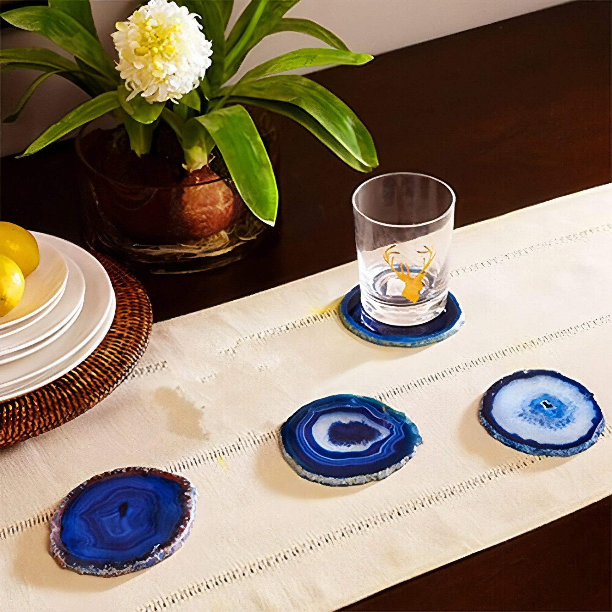 Golden Plated Dyed Blue Agate Coasters Set of 4, Crystal Coaster for Drinks,Geode Coasters with Gold Edge, with Rubber Bumper,Suitable for Kinds of Cups, Wooden Table, Cool Home Decor(3－4")